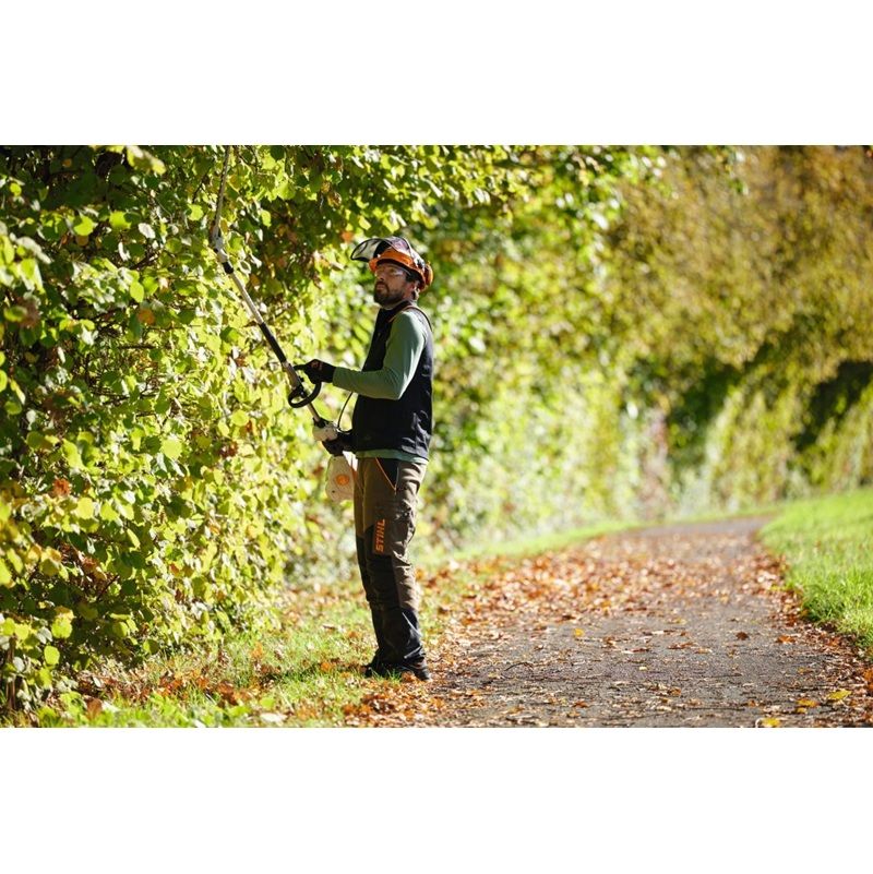 Акумулаторен Комби двигател STIHL KMA 120 R, 36 V, AP, 3.5 кг 